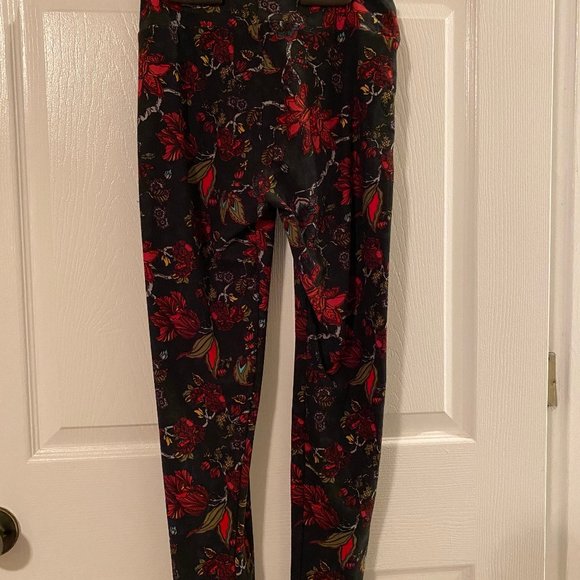 EUC LuLaRoe Black with Flowers Leggings OS - Picture 3 of 4